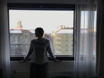 Mentaltraining, Mentalcoaching, Resilienztraining, Gesangstraining, Vocal Coaching, Vocal Coach, NLP, Rhethoriktraining, Mentaltraining, Persönlichkeitsentwicklung, Präsentationstraining, Stimmtraining, Coaching, Stimmtraining, Stimmbildung, Singen lernen, Sprechtraining Hörbuchsprecher Synchronsprecher, Lebens- und Sozialberatung, Atemtraining, Workshop, Vortrag, tiefe Atmung, StimmWunder, Nives Farrier, Wien