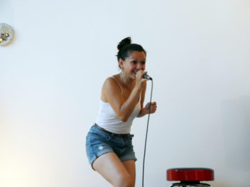 Mentaltraining, Mentalcoaching, Resilienztraining, Gesangstraining, Vocal Coaching, Vocal Coach, NLP, Rhethoriktraining, Mentaltraining, Persönlichkeitsentwicklung, Präsentationstraining, Stimmtraining, Coaching, Stimmtraining, Stimmbildung, Singen lernen, Sprechtraining Hörbuchsprecher Synchronsprecher, Lebens- und Sozialberatung, Atemtraining, Workshop, Vortrag, tiefe Atmung, StimmWunder, Nives Farrier, Wien