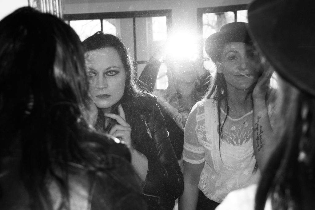 Performance, Gesang lernen, Sänger/in, Vocalcoaching, rock singen, pop singen lernen, Bühnenangst überwinden, Powerstimme, Stimmwunder by Nives Farrier, Wien