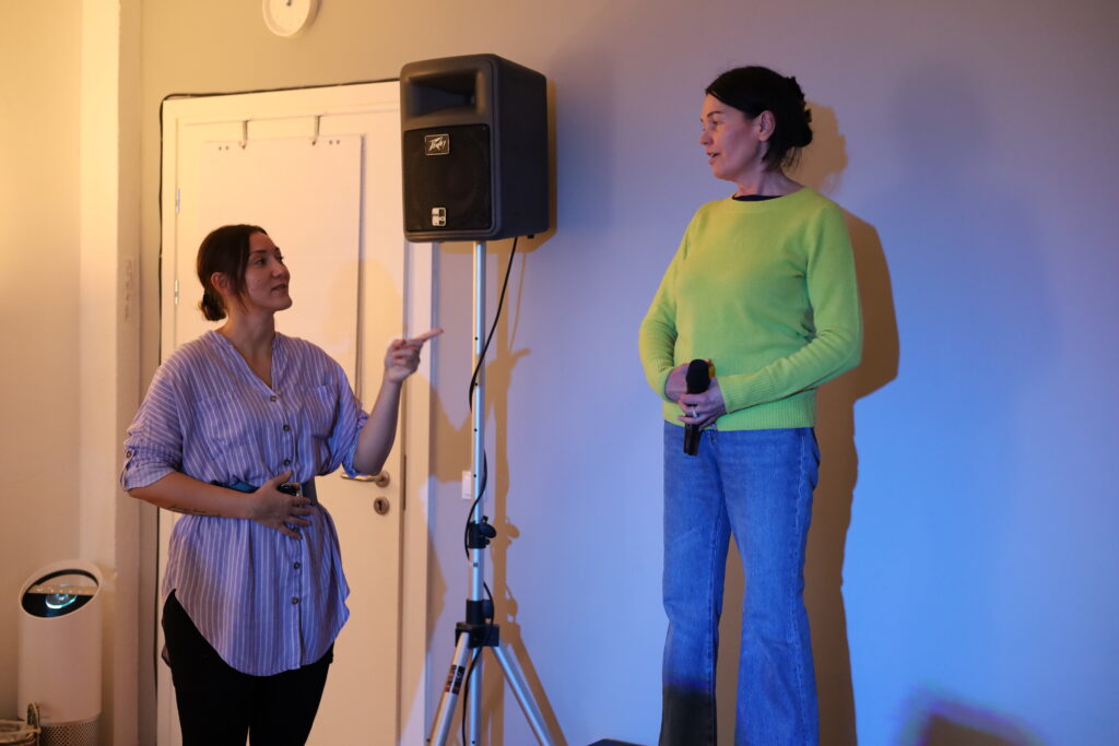 Gesangsausbildung, Singen lernen, Vocal coaching, Balladen singen, Powerstimme, Bühnenpräsenz lernen, Bühnenangst überwinden, Stimm -Modelling, Stimme verstehen, pop singen, rock singen, Performance, Stimmwunder by Nives Farrier, Wien