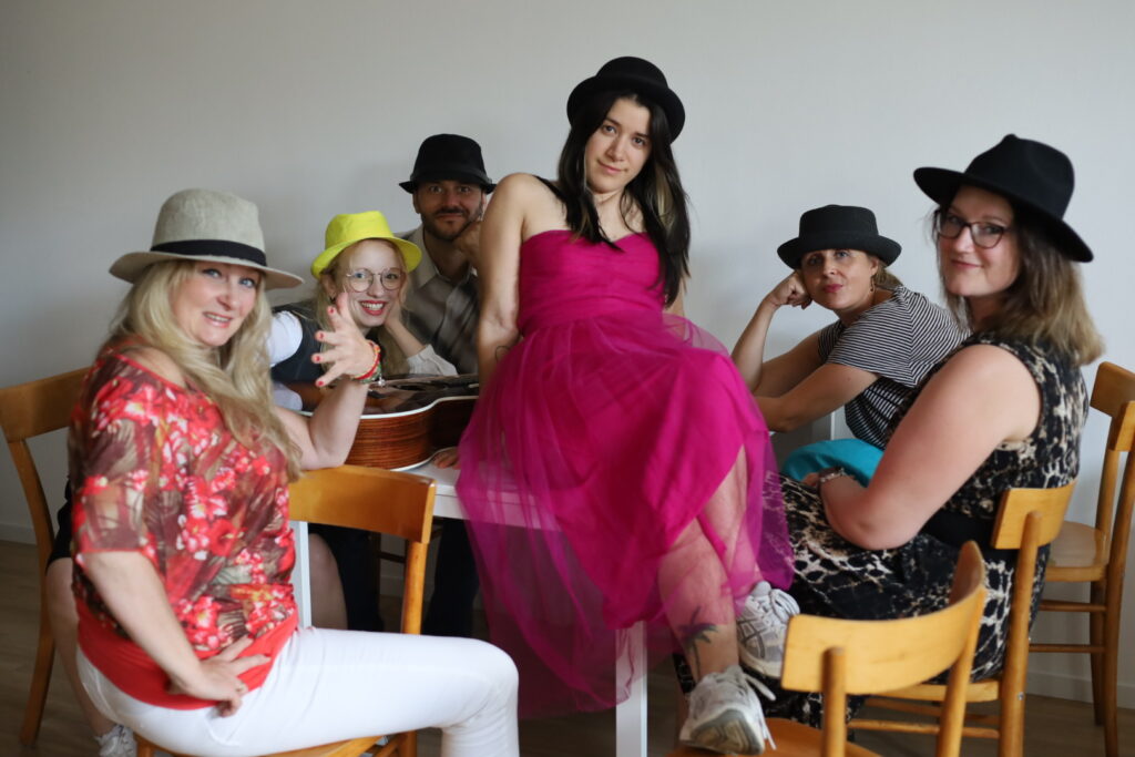 Gesangsausbildung, Singen lernen, Vocal coaching, Balladen singen, Powerstimme, Bühnenpräsenz lernen, Bühnenangst überwinden, Stimm Modelling, Stimme verstehen, pop singen, rock singen, Stimmwunder by Nives Farrier, Wien