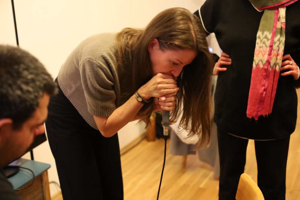 Vocal coaching, Singen lernen, Stimme trainieren, Gesangsausbildung, Balladen singen, pop singen, rock singen, Powerstimme, Stimmwunder by Nives Farrier, Wien