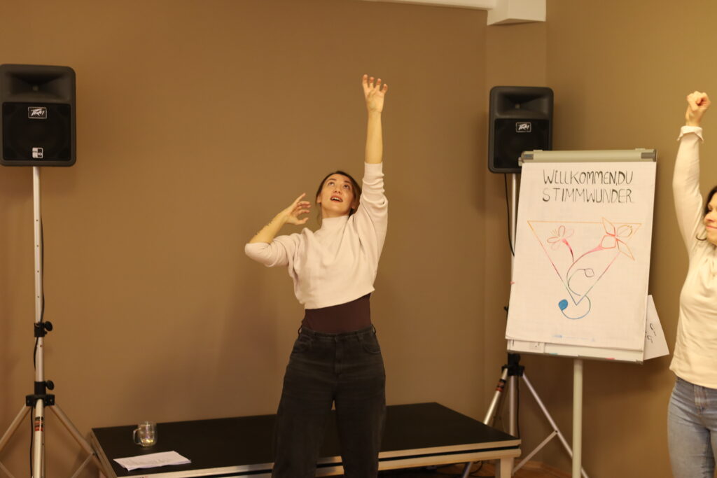Stimmtraining, Vocal Coaching, Stimme verbessern, Gesangsausbildung,singen lernen, Balladen singen, rock/pop singen, Stimmklang verbessern, Bühnenperformance, Stimmwunder by Nives Farrier, Wien