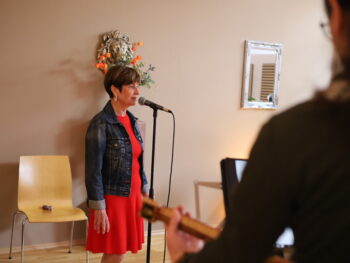 Gesangsausbildung, Stageband, Band Leading, Performance, Powersongs, Balladen, Pop Songs , Rock Songs , Songinterpretation, Stimmwunder by Nives Farrier, Stimmwunder Wien