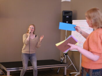Vocal Coaching,Vocal Coach Ausbildung, Emotionen, Songinterpretation, Powerstimme, Flexibilität in der Stimme, Performance, Stimmklang verbessern, Stimmwunder by Nives Farrier, Wien, Franzi, Verena