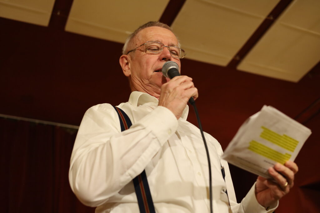 Moderationsausbildung: So lernst du professionell und souverän zu moderieren 2 sprechtraining wien rhetorik coach wien stimme trainieren business stimmtraining podcast sprechtraining lehrerinnen praesentationstraining stimme moderator stimmtraining