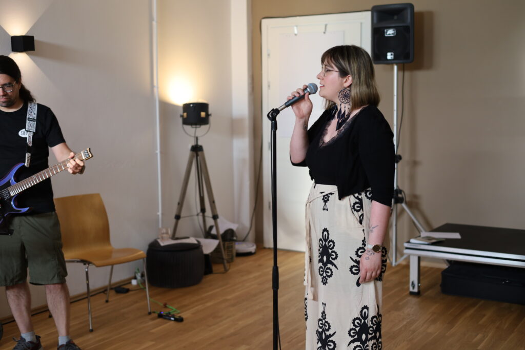 Singen lernen mit Band, StimmWunder Wien, Nives Farrier